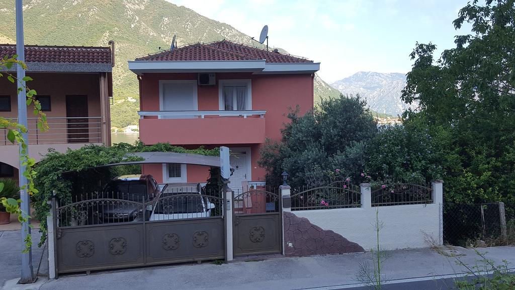 Apartments Popovic 2 Cattaro Esterno foto